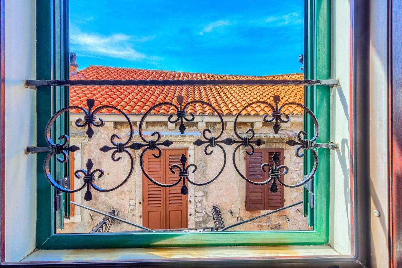 דירות Old Stone House St Lawrence In The Heart Of Sibenik'S Old Town מראה חיצוני תמונה